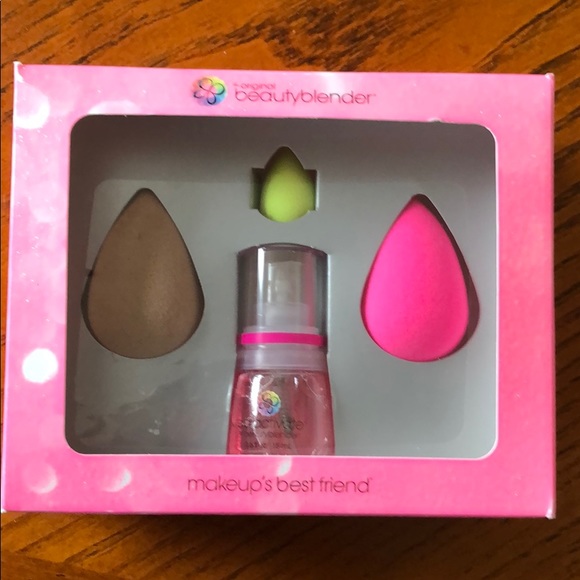 beautyblender Other - Original Beautyblender Makeup’s best friend  set